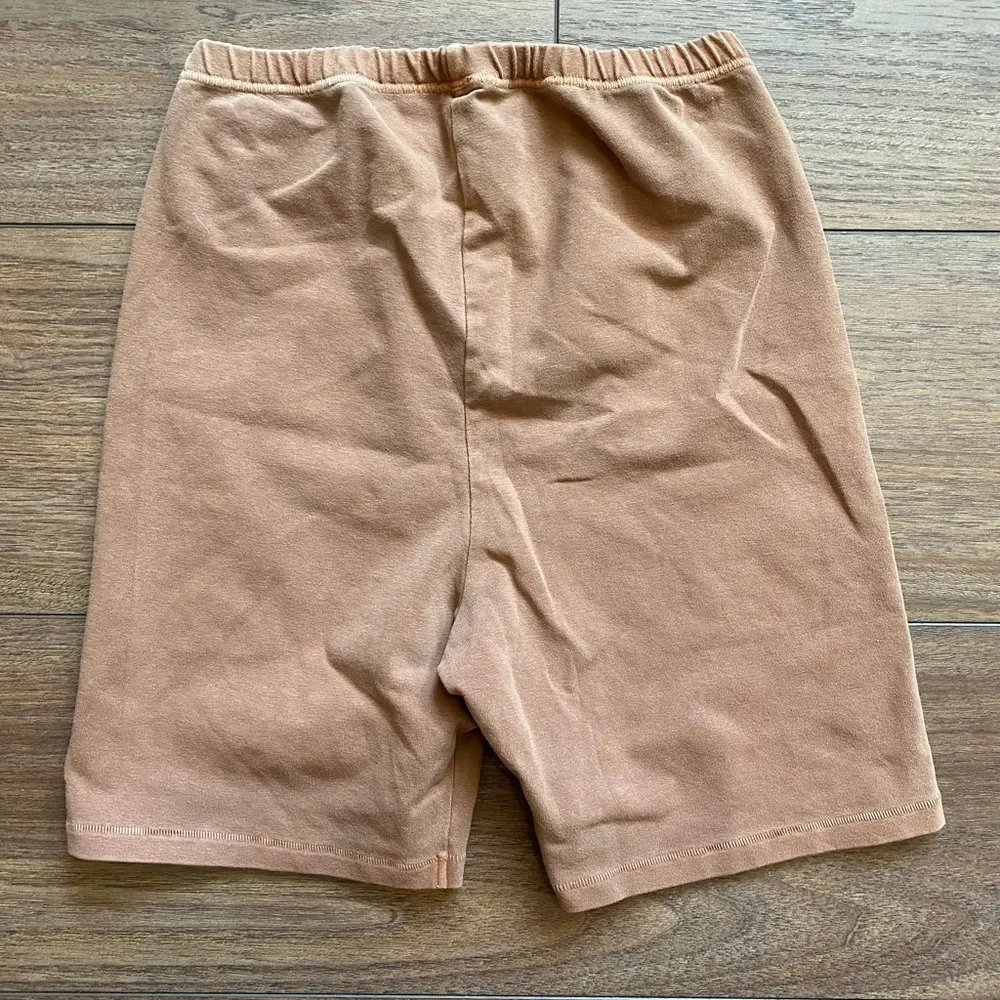 SKIMS, Outdoor Collection, Bike Shorts, Camel, Small - Picture 5 of 10